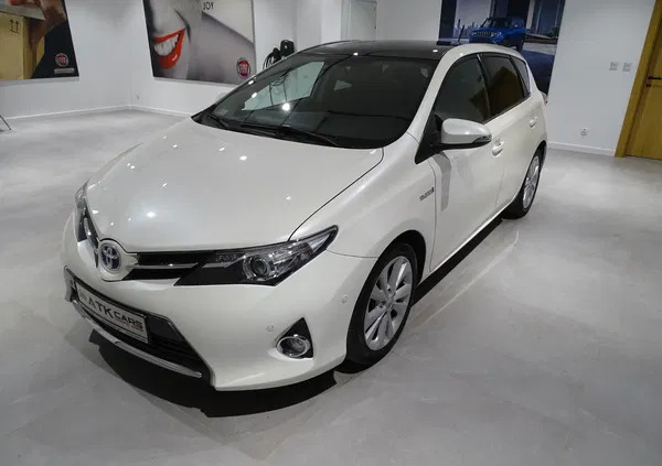 toyota opolskie Toyota Auris cena 52900 przebieg: 100000, rok produkcji 2014 z Wałbrzych